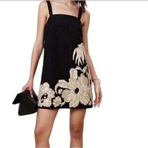 Banana Republic Embroidered Mini Shift Dress Black Beige NWOT Women’s Size M
